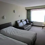 The Cornr Seaview 2*