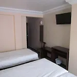The Cornr Seaview Hotel 2*