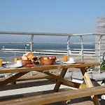 The Cornr Seaview 2*