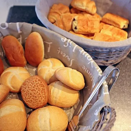 Hotel The Cornr Seaview 2*