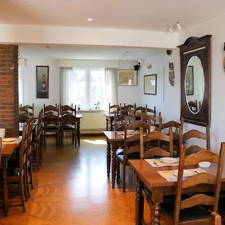 The Cornr Seaview מלון