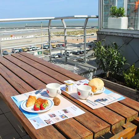 Hotel The Cornr Seaview