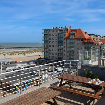 The Cornr Seaview Hotel 2*