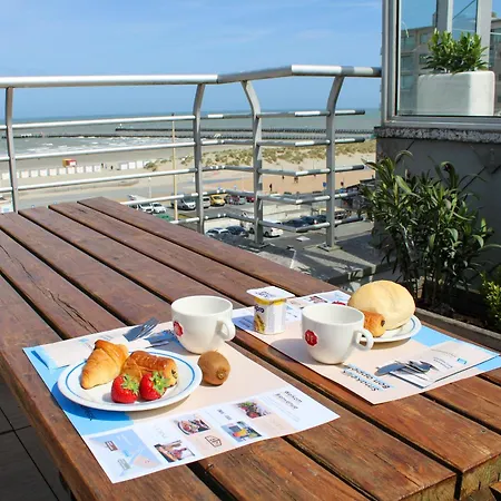 Hotel The Cornr Seaview 2*