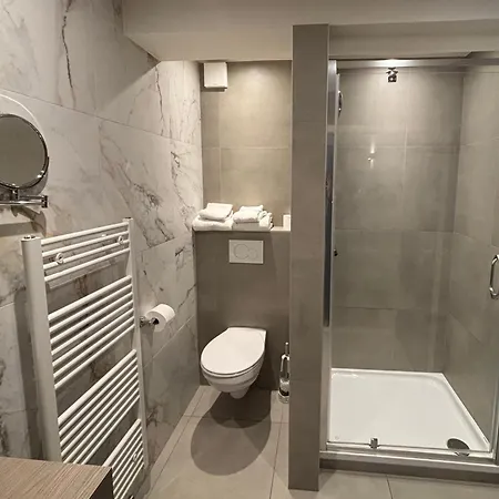 The Cornr Seaview 2*