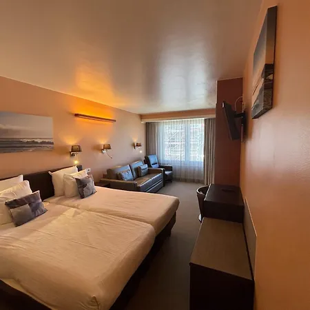 The Cornr Seaview 2*