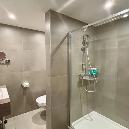 The Cornr Seaview 2*