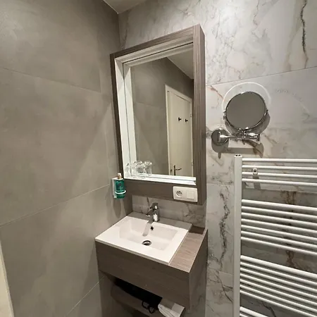 Hotel The Cornr Seaview 2*