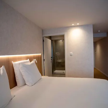 The Cornr Seaview 3*