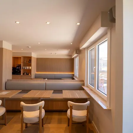Hotel The Cornr Seaview 3*