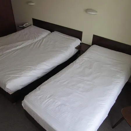 The Cornr Seaview Hotel