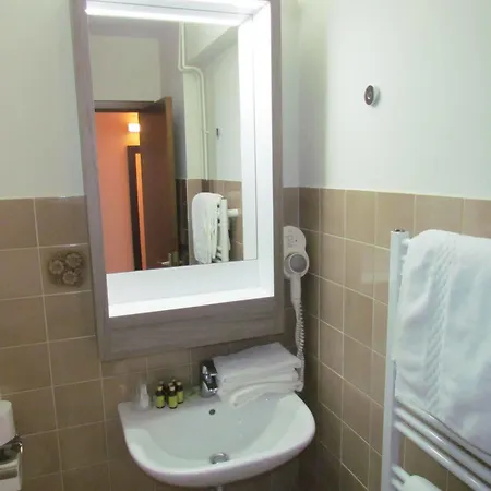 The Cornr Seaview Hotel