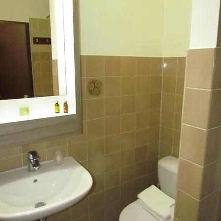 Hotel The Cornr Seaview 2*