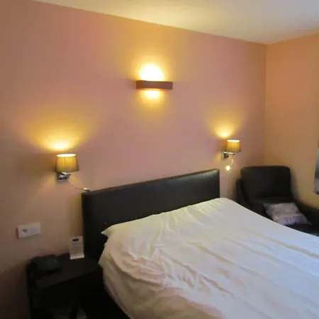 The Cornr Seaview Hotel