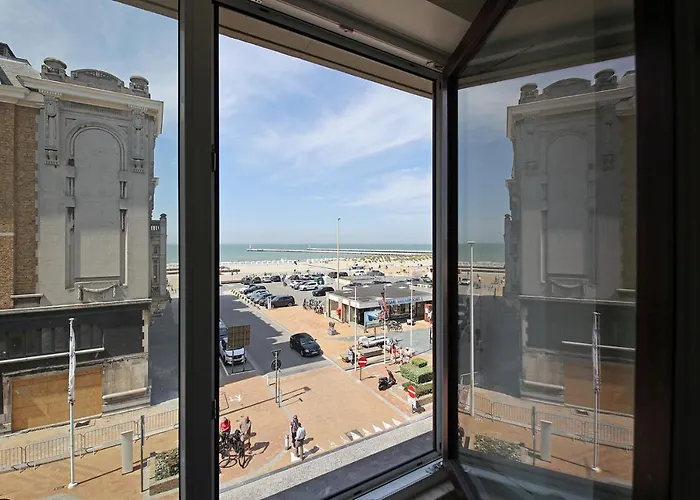 The Cornr Seaview Hotel