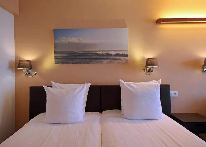 The Cornr Seaview 2*