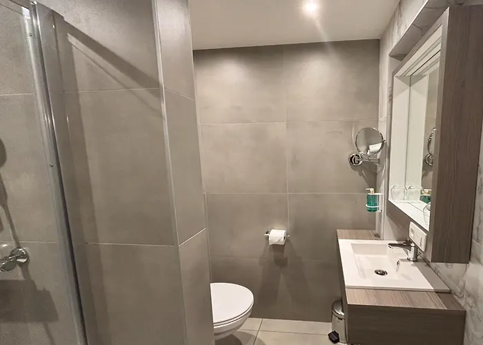 Hotel The Cornr Seaview