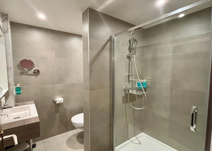 The Cornr Seaview 2*