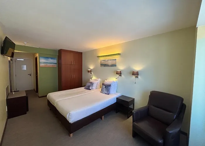 The Cornr Seaview Hotel