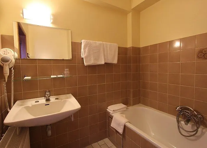 The Cornr Seaview 2*