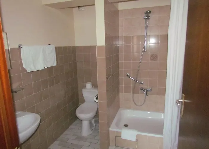 The Cornr Seaview 酒店 尼乌波特