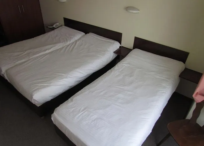 The Cornr Seaview Hotel