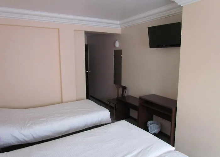 The Cornr Seaview Hotel 2*