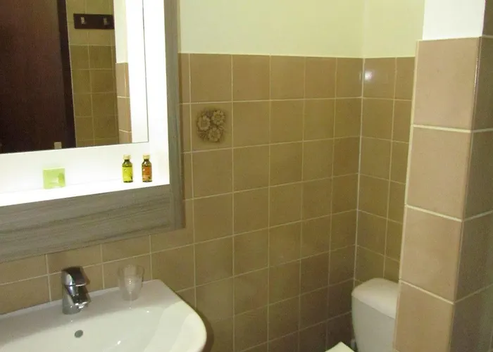 Hotel The Cornr Seaview 2*